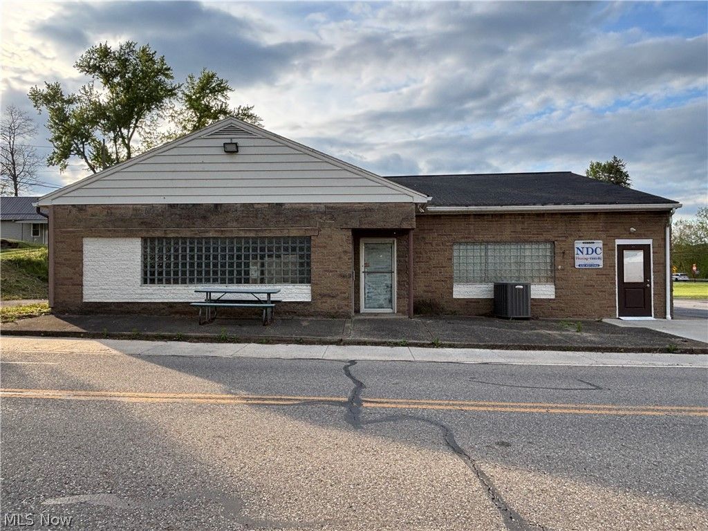 3819 W Main Street, New Waterford, OH 44445