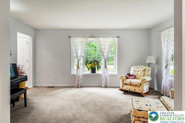 210 Swartsburo Drive, Lehman Twp, PA 18371