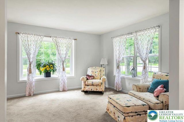 210 Swartsburo Drive, Lehman Twp, PA 18371