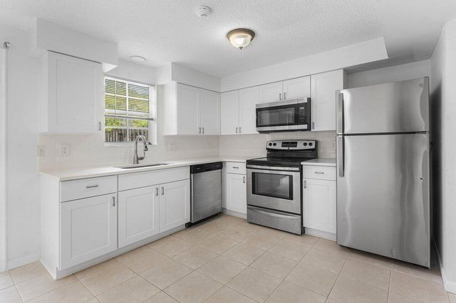 304 Georgian Park Drive, Jupiter, FL 33458
