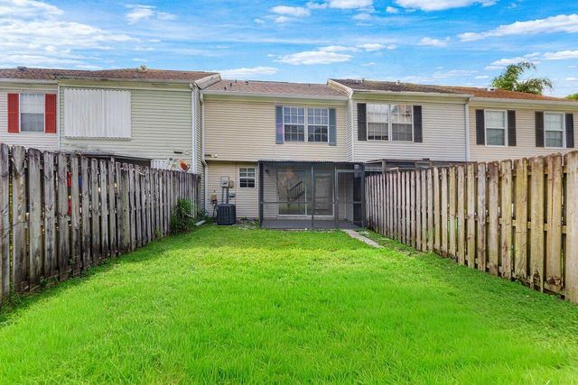 304 Georgian Park Drive, Jupiter, FL 33458
