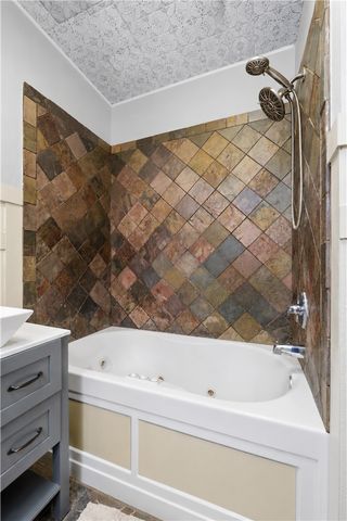 218 Kate Smith Street, Prairie Grove, AR 72753