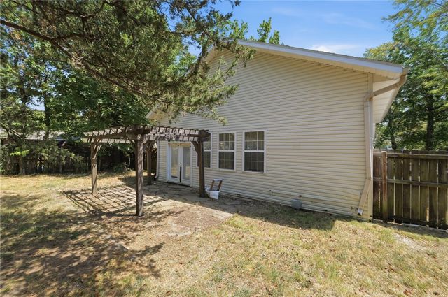 218 Kate Smith Street, Prairie Grove, AR 72753