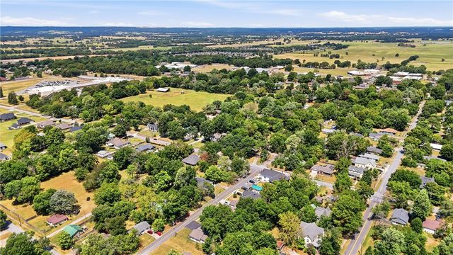 218 Kate Smith Street, Prairie Grove, AR 72753