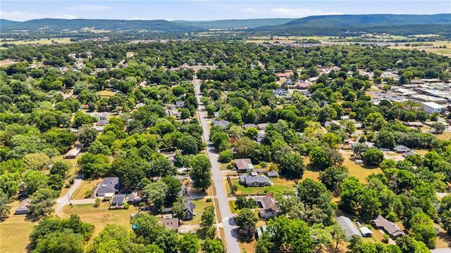 218 Kate Smith Street, Prairie Grove, AR 72753
