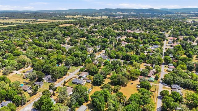 218 Kate Smith Street, Prairie Grove, AR 72753