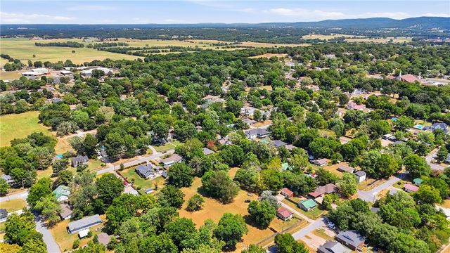 218 Kate Smith Street, Prairie Grove, AR 72753