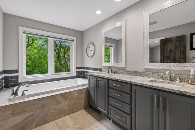 18291 Jacquard Path, Lakeville, MN 55044