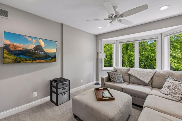 18291 Jacquard Path, Lakeville, MN 55044