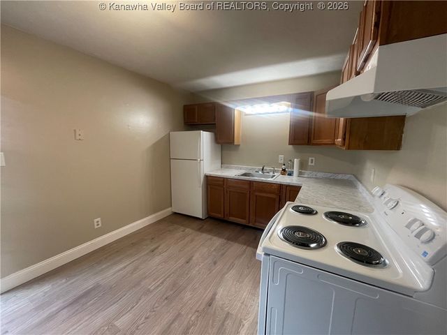 1324 Elmwood Avenue, Charleston, WV 25301