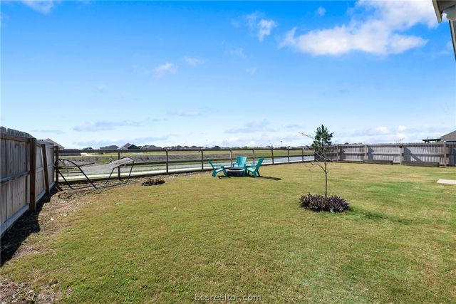 244 Brazos Bend, Snook, TX 77879