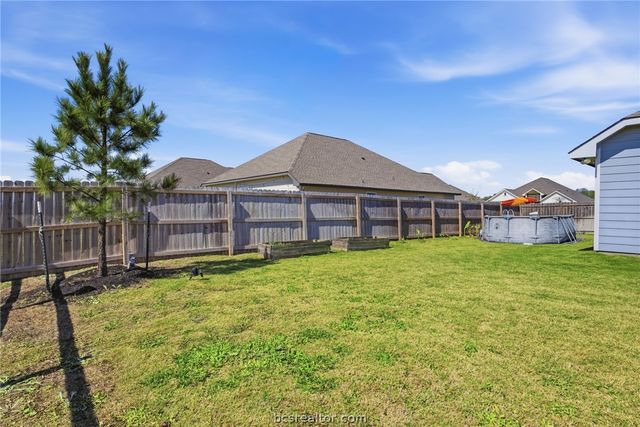 244 Brazos Bend, Snook, TX 77879