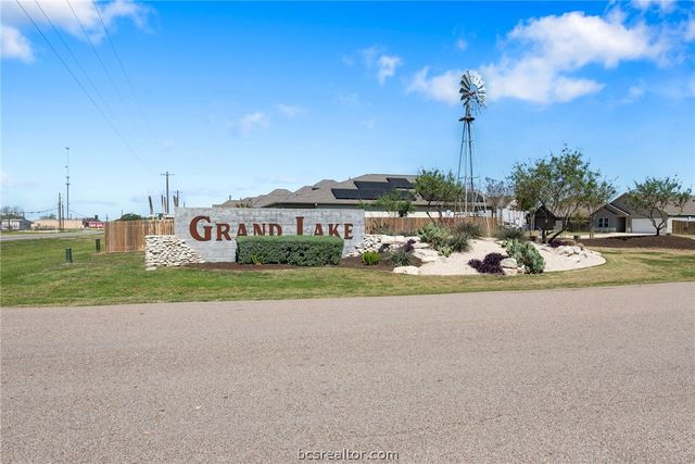 244 Brazos Bend, Snook, TX 77879