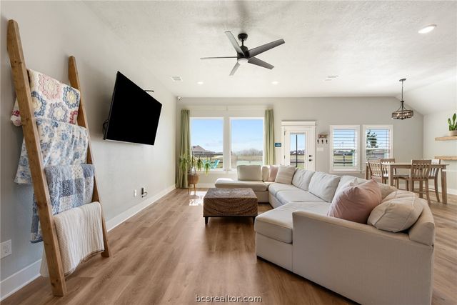 244 Brazos Bend, Snook, TX 77879