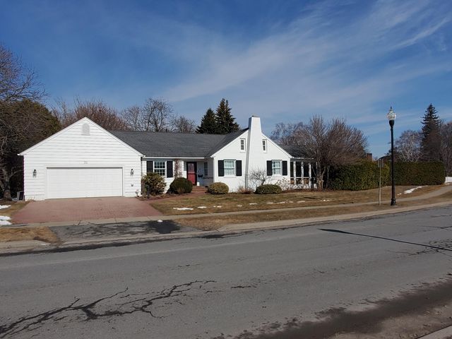 31 Cumberland Avenue, Plattsburgh, NY 12901