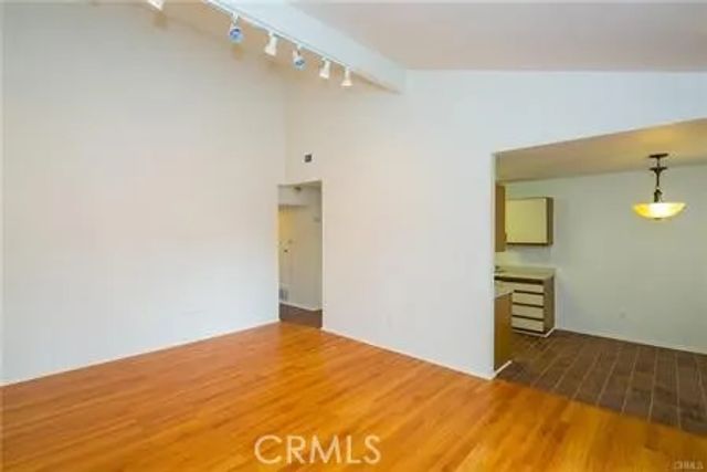 700 W La Veta Avenue R6, Orange, CA 92868