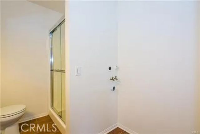 700 W La Veta Avenue R6, Orange, CA 92868