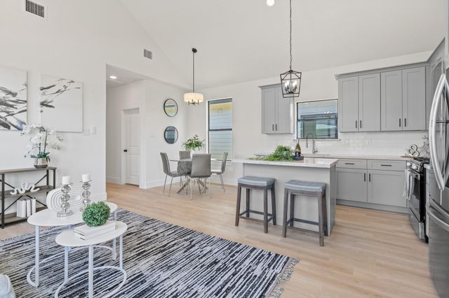 201 S 2nd Street, Beasley, TX 77417