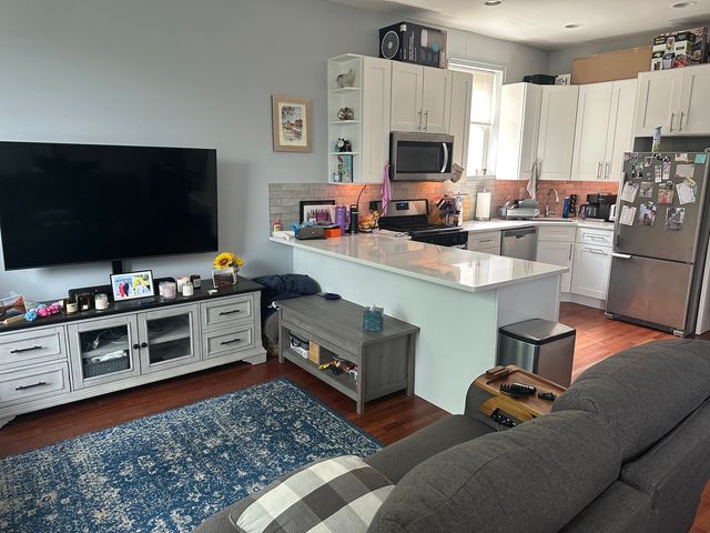 2347 W Thomas Street 3F, Chicago, IL 60622