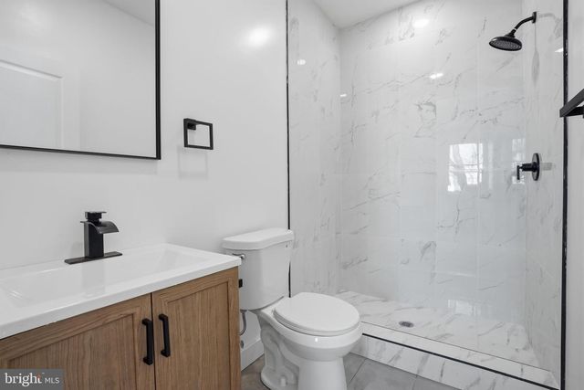 6 STARLIGHT LN, Levittown, PA 19055
