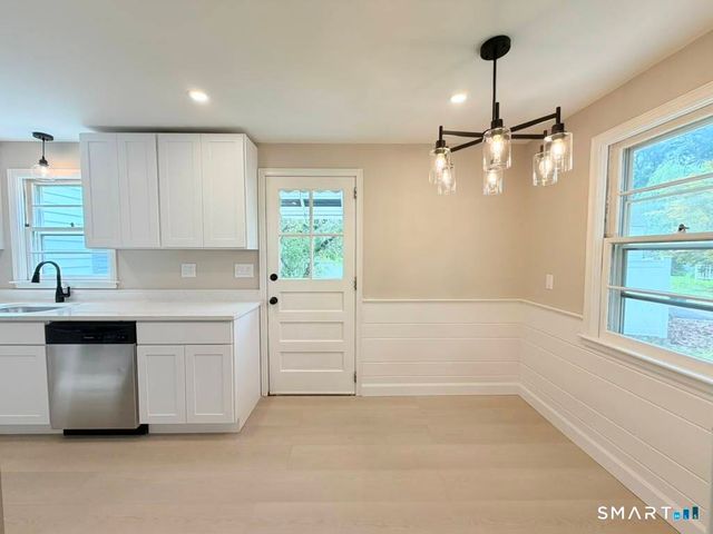 1 Long Hill Terrace, New Haven, CT 06515