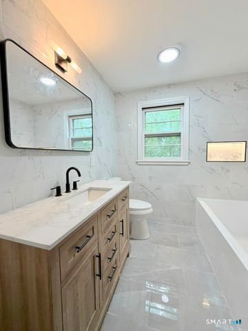 1 Long Hill Terrace, New Haven, CT 06515