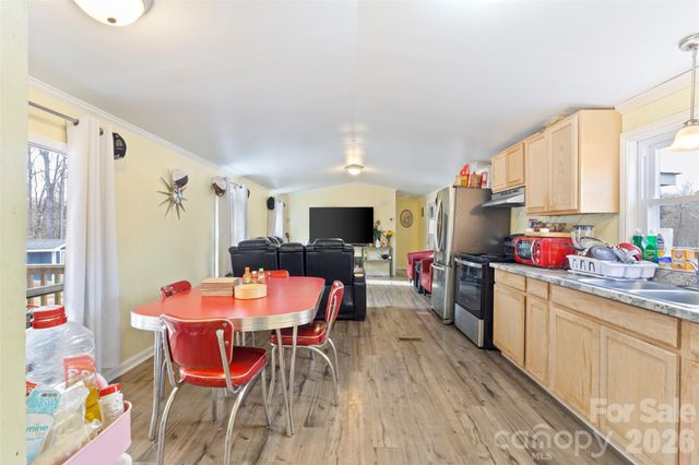 500 White Jenkins Road, Bessemer City, NC 28016