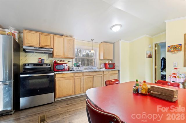 500 White Jenkins Road, Bessemer City, NC 28016