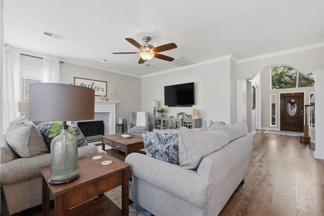 2401 Evergreen Drive, Pearland, TX 77581