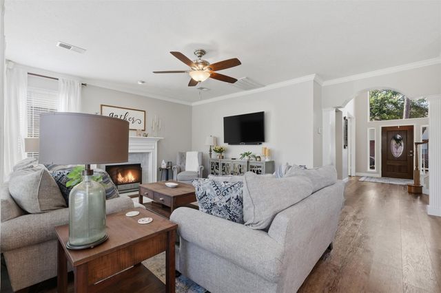 2401 Evergreen Drive, Pearland, TX 77581