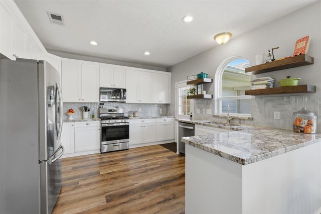 2401 Evergreen Drive, Pearland, TX 77581