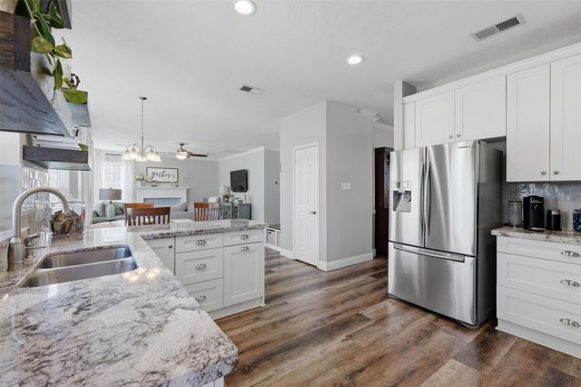 2401 Evergreen Drive, Pearland, TX 77581