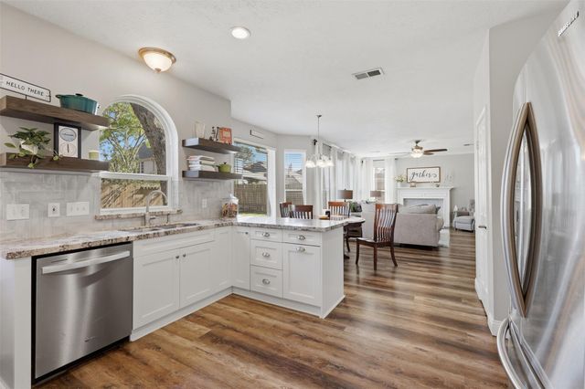 2401 Evergreen Drive, Pearland, TX 77581