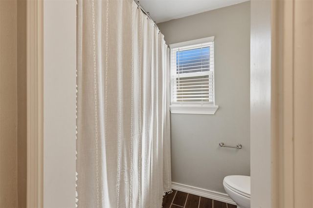 2401 Evergreen Drive, Pearland, TX 77581