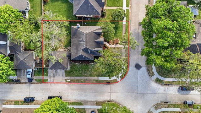 2401 Evergreen Drive, Pearland, TX 77581