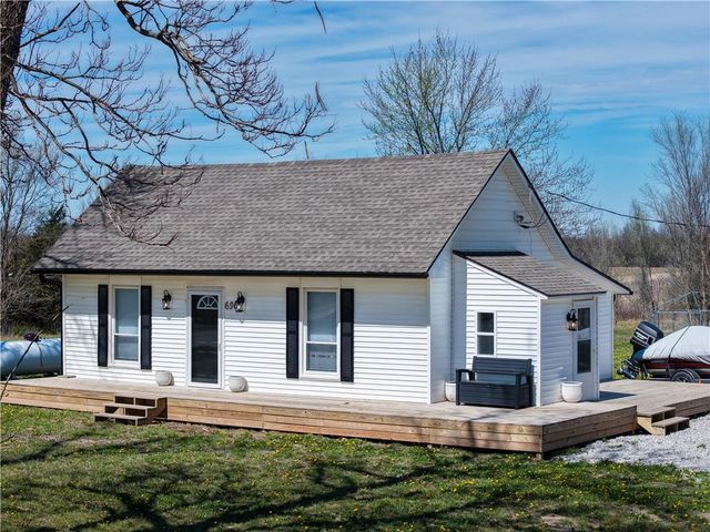 690 NE County Rd 15504 Road, Archie, MO 64725