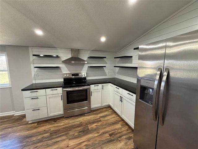 690 NE County Rd 15504 Road, Archie, MO 64725