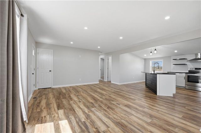 690 NE County Rd 15504 Road, Archie, MO 64725