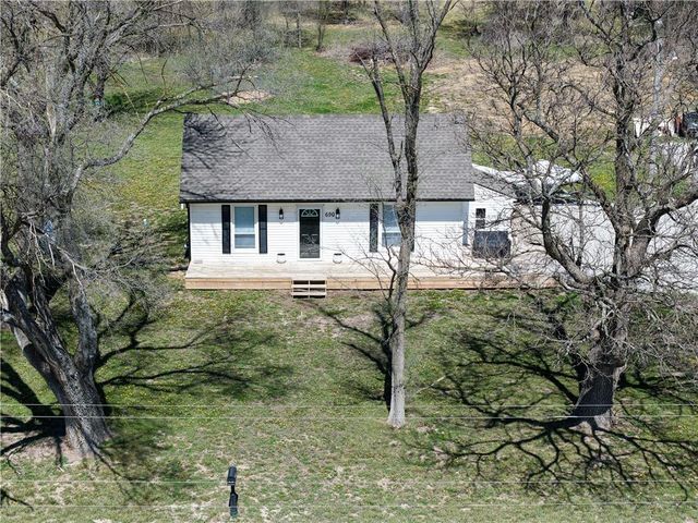 690 NE County Rd 15504 Road, Archie, MO 64725