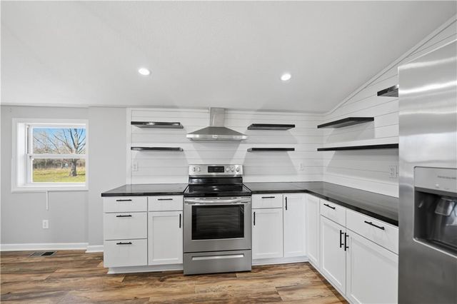 690 NE County Rd 15504 Road, Archie, MO 64725