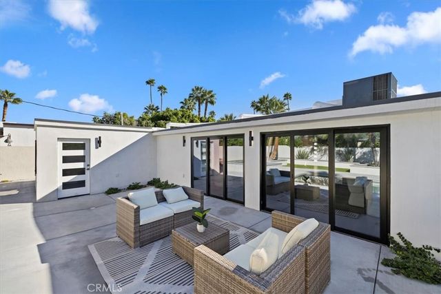 218 E Ocotillo Avenue, Palm Springs, CA 92264