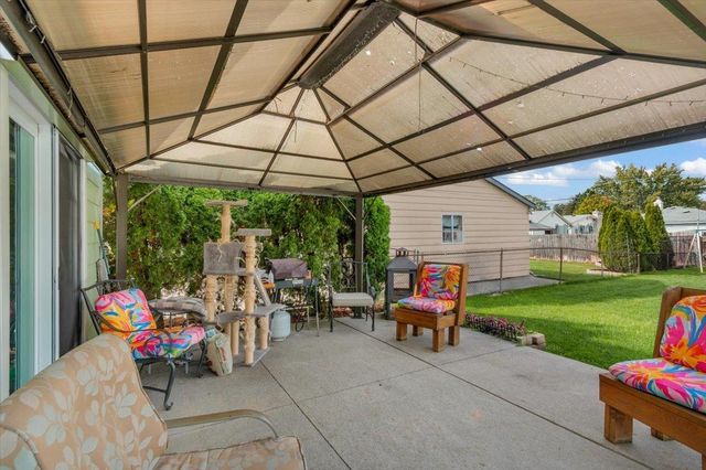 28101 Nieman Street, Saint Clair Shores, MI 48081