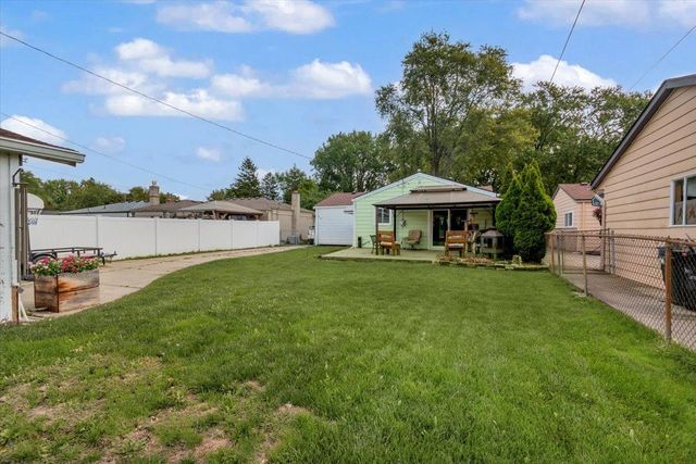 28101 Nieman Street, Saint Clair Shores, MI 48081