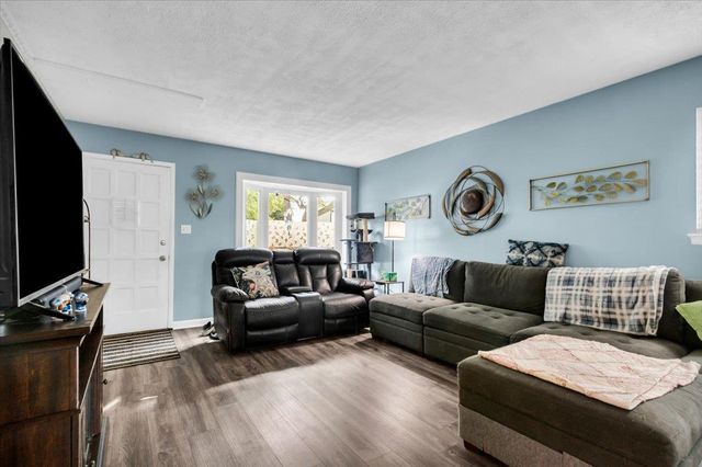 28101 Nieman Street, Saint Clair Shores, MI 48081
