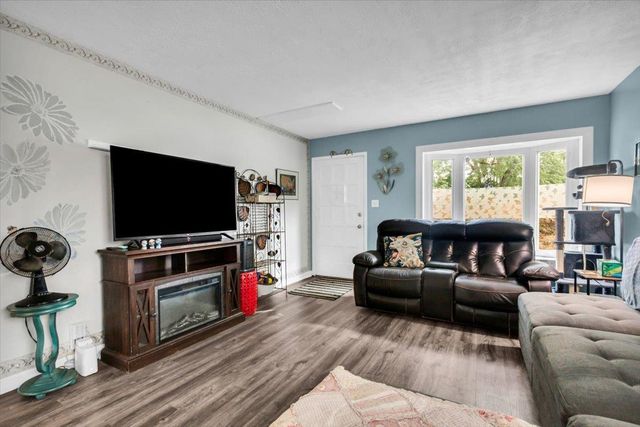 28101 Nieman Street, Saint Clair Shores, MI 48081