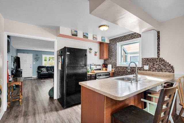 28101 Nieman Street, Saint Clair Shores, MI 48081