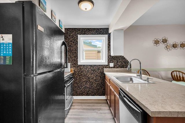 28101 Nieman Street, Saint Clair Shores, MI 48081