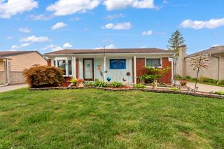 28101 Nieman Street, Saint Clair Shores, MI 48081