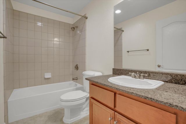 828 W Simplicidad St, Mountain House, CA 95391