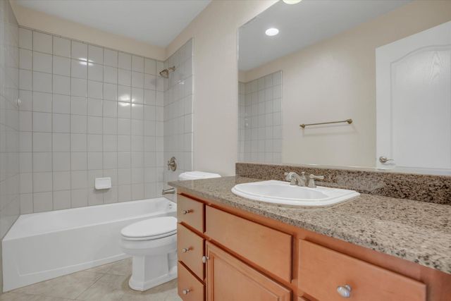 828 W Simplicidad St, Mountain House, CA 95391